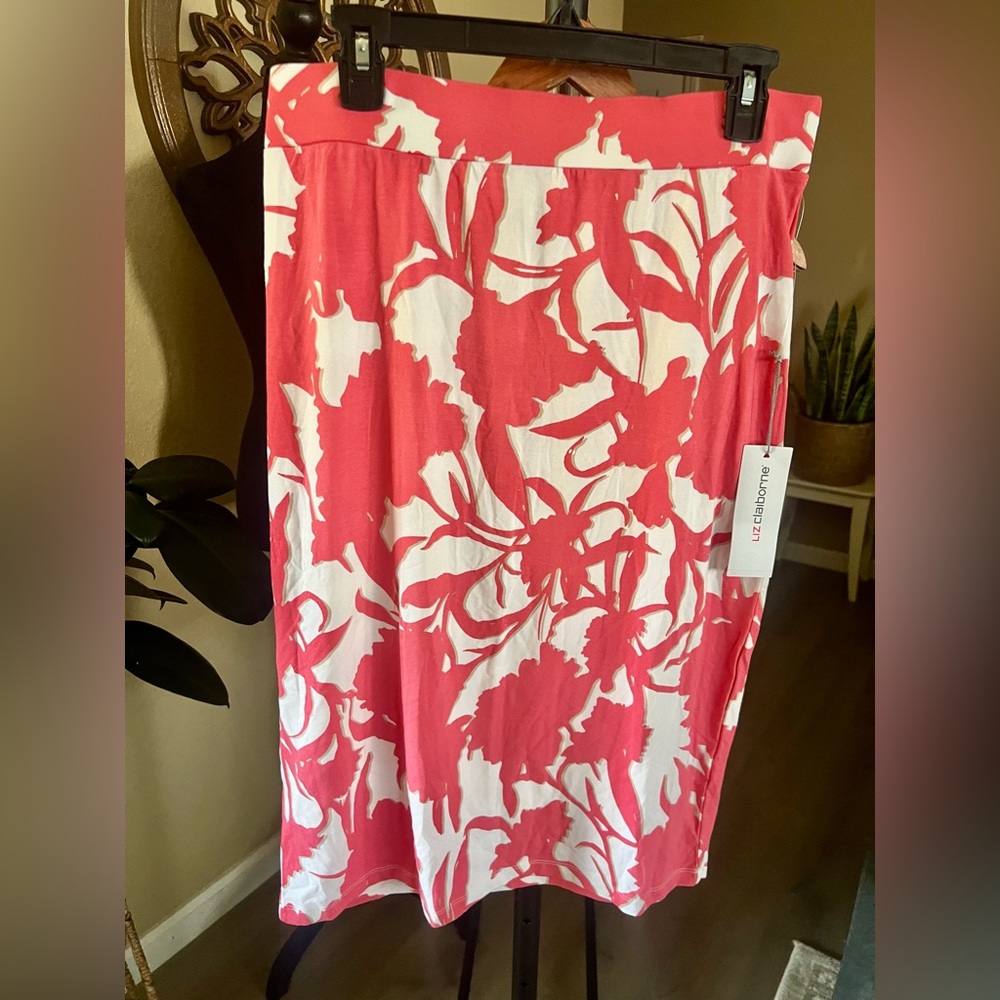Liz Claiborne coral and white skirt
